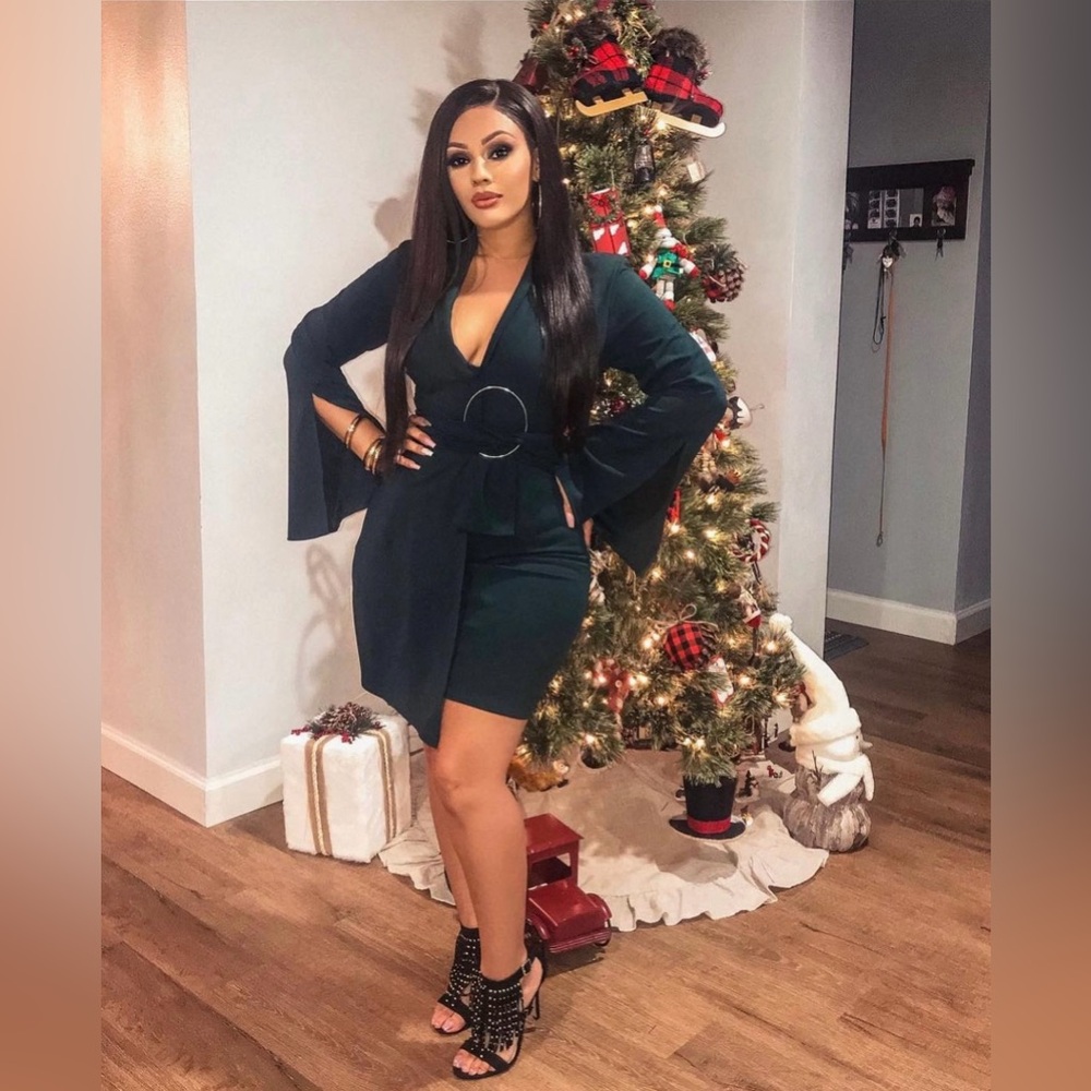 Green long sleeve dress size 6
